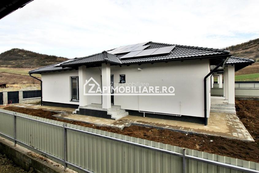 Casă la cheie pe 1 nivel 4cam. 2 bai,1 dresing 650 mp. teren - 3