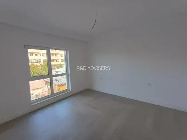 Vilă 5 camere  curte și parcare – 1 Decembrie - 17