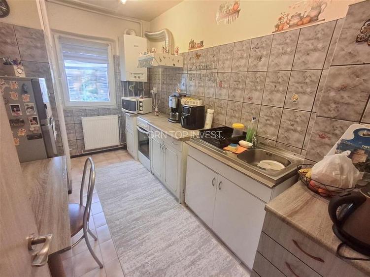 Apartament 3 camere decomandat 2 balcoane pivnita zona Valea Aurie - 4