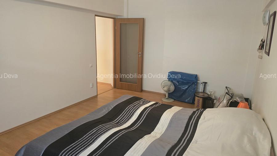 Vand apartament 2 camere, zona ultracentrala (Ulpia), etaj 5, mobilat - 10