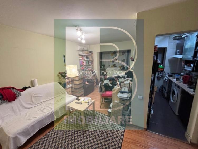 Garsoniera 1 DECEMBRIE METROU ,SECTIA 13 BLOC MIXT 1982,LIBERA - 2