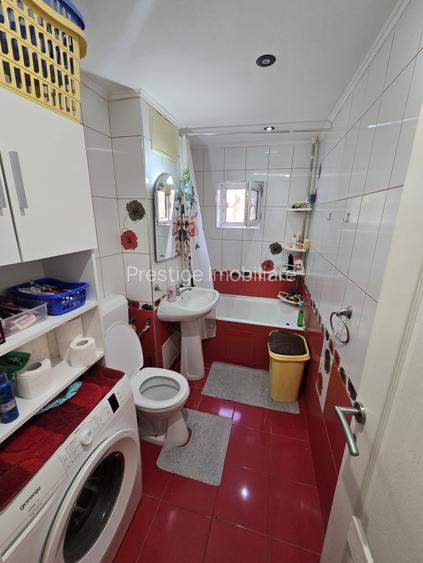 Apartament de vânzare 3 camere - 6