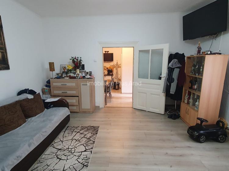 Vand apartament la casa 2 camere central Piata Catedralei - 3