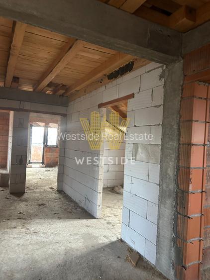 Vila de vanzare, in Carpinis - 16