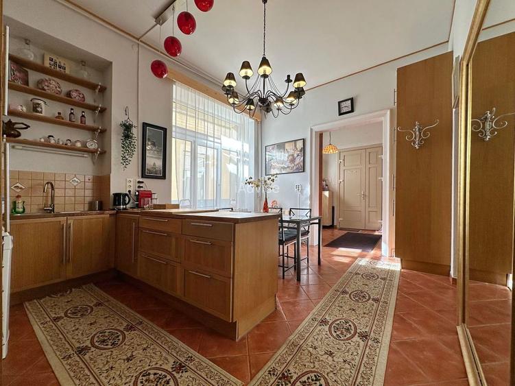 APARTAMENT 3 CAMERE IN CENTUL ISTORIC AL BRASOVULUI - 11