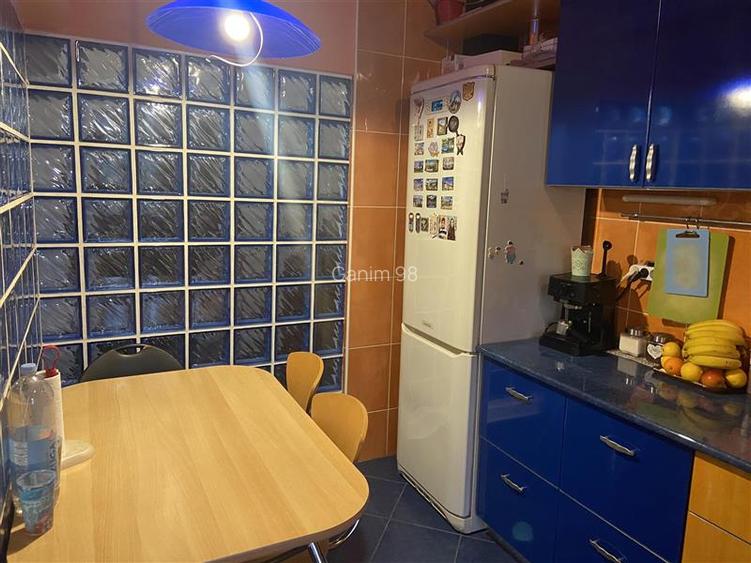 Apartament 4 camere , zona centrala - Inspectoratul Scolar ,suprafata 109 mp , e - 5