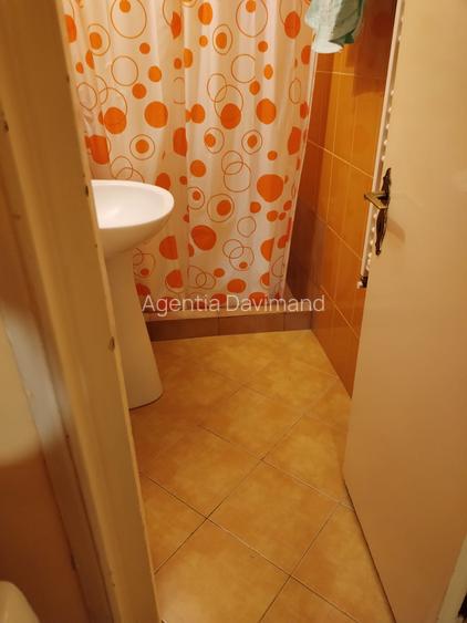 Apartament 3 camere partial mobilat, decomandat, et. 1/4 cu CT, zona Scoala 7 . - 5
