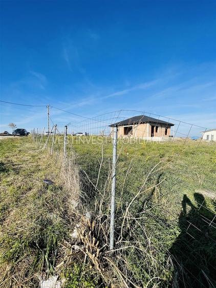 Teren intravilan de vanzare cu dublu front Cetariu - 5