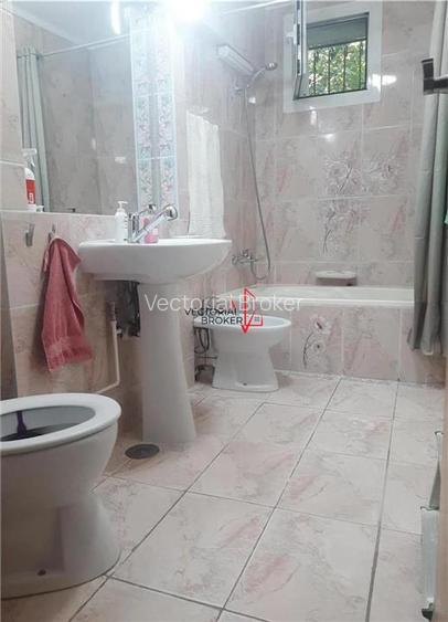 Apartament 4 cam transformat in 3 Piata Minis - 5