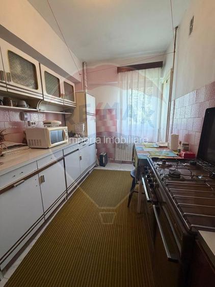 3 decomandate, Calea Bucuresti, 3/4, bloc din 1986 - 3