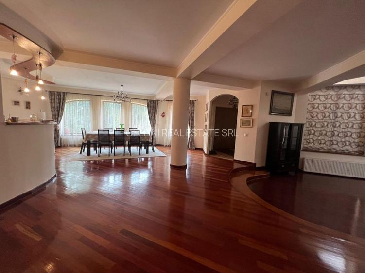 Vila de vis cu parc privat  — Panoramă Unică Spre Crucea Caraiman, - 18