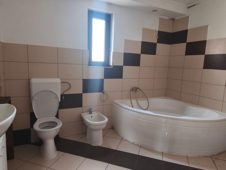 Casa individuala, 200mp utili, 1600mp teren, Radauti