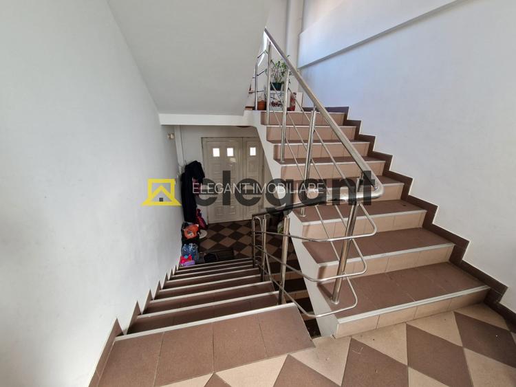 Casa D+P+1E+M, 528 mp utili, 11 camere, teren 548 mp, Piata Chiriac - 25