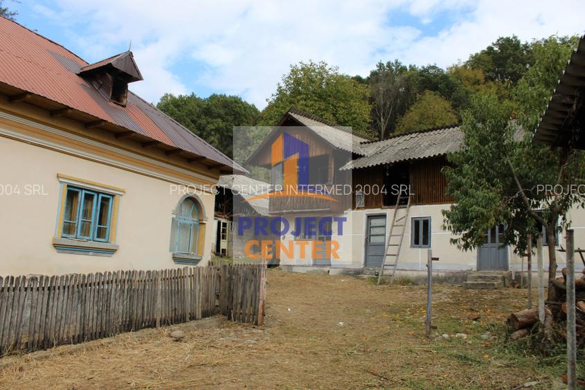 Casa si teren 5.000 mp, Stroesti - 5