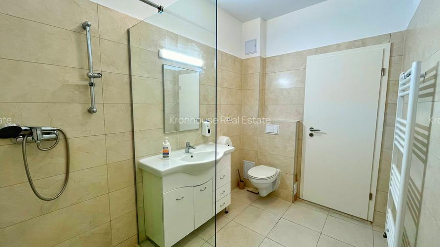 Apartament cu 3 camere în zona Centrală/ Strada Lungă - 12