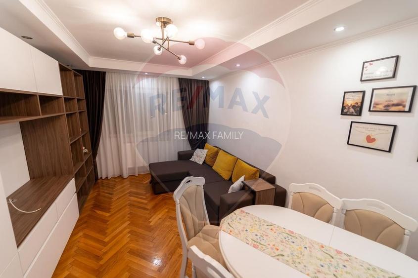 Apartament cu 3 camere de vânzare în zona Decebal - 2