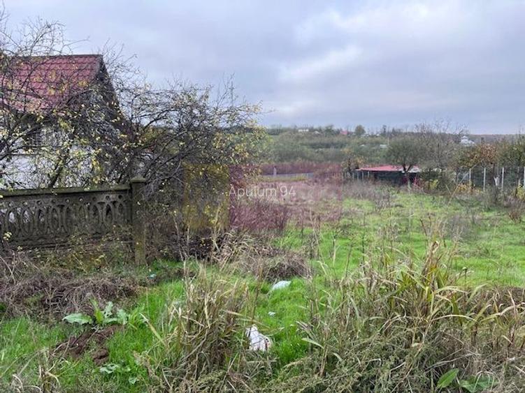 Teren Comana- Str Livezii- in apropiere de gara. - 3