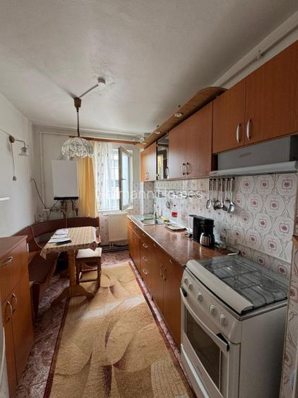 Apartament 3 camere - de inchiriat - Vasile Aaron - balcon inchis - 4