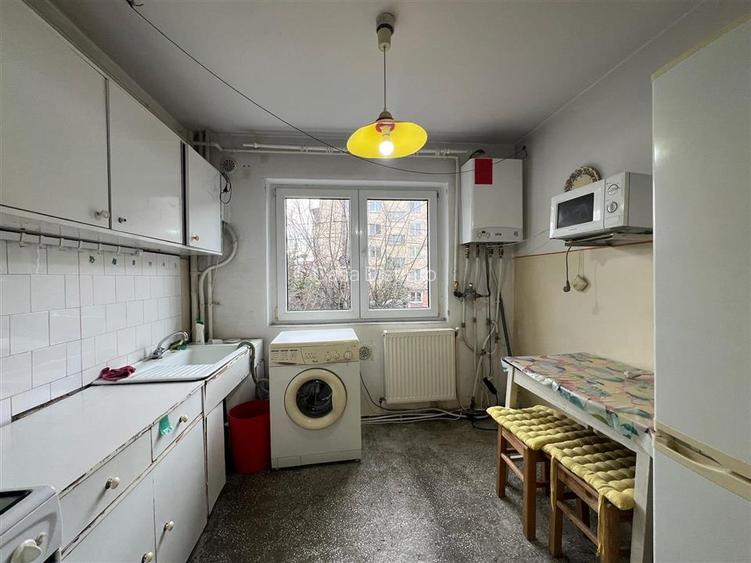 Apartament cu  4 camere si garaj zona centrala - 3