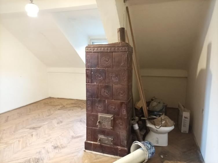 Apartament 3 camere liber la vanzare zona Central