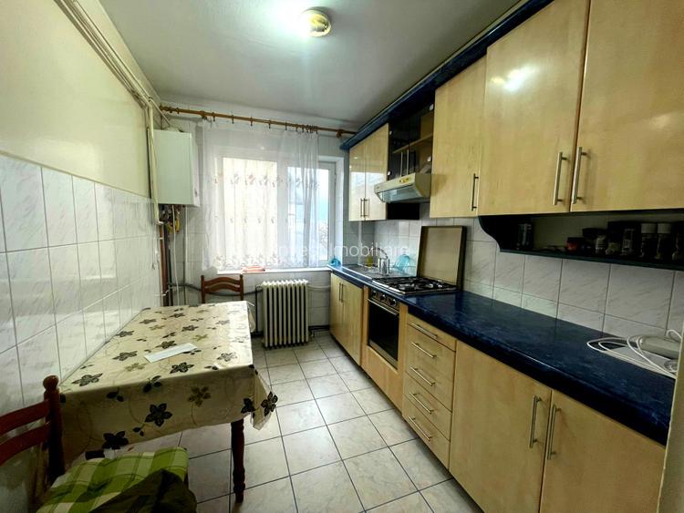 Apartament 3 camere decomandat - Podu Roș-liceul Racovita - 2