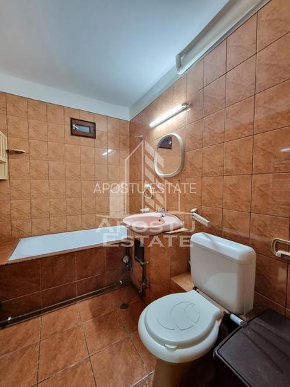 Apartament cu 3 camere, decomandat, centrala proprie, AC, zona Lunei - 8