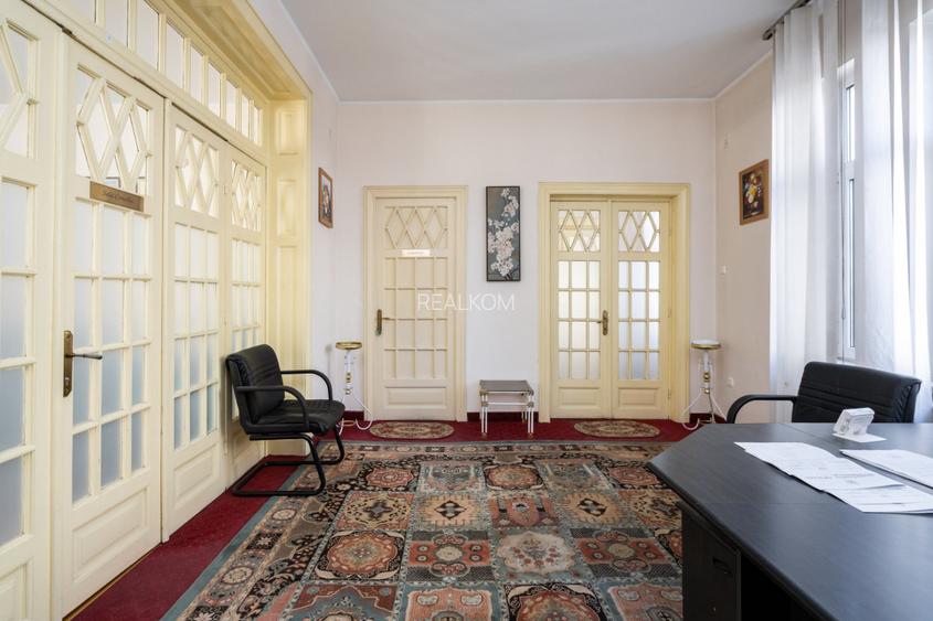 Vila 16 Camere de vanzare Unirii Primaria Sector 3 - 8