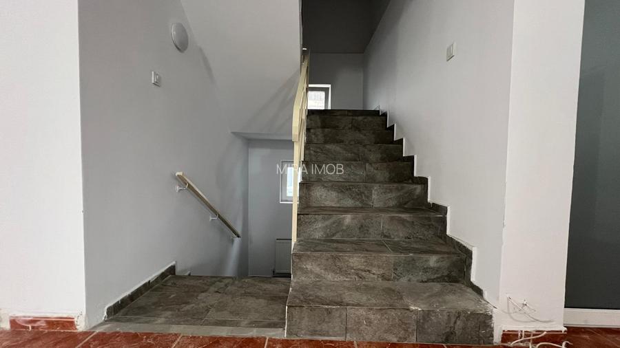 Clădire comercială D+P+2E, 575 mp, teren 500 mp – Chiajna (Roșu),  Bd. Uverturii - 4