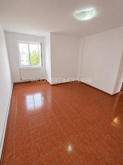 Apartament 4 camere, centrala termica, Bragadiru central, aproape de Primarie - 4