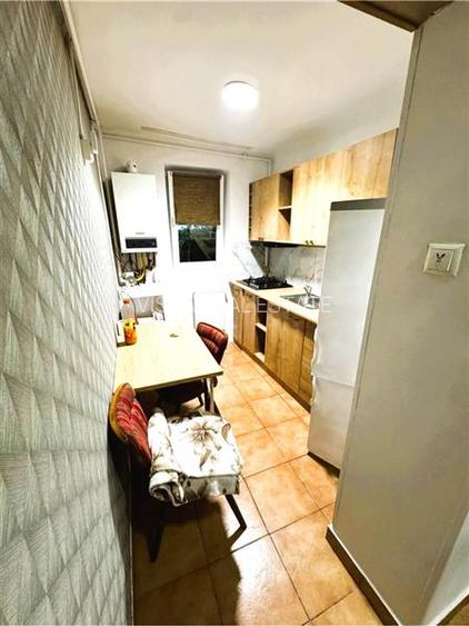 Apartament cu 2 camere , centrala proprie. Zona  Sacele - 3