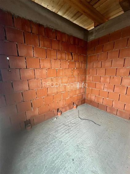 RECO Casa plan parter cu 3 dormitoare-la rosu- Paleu - 11