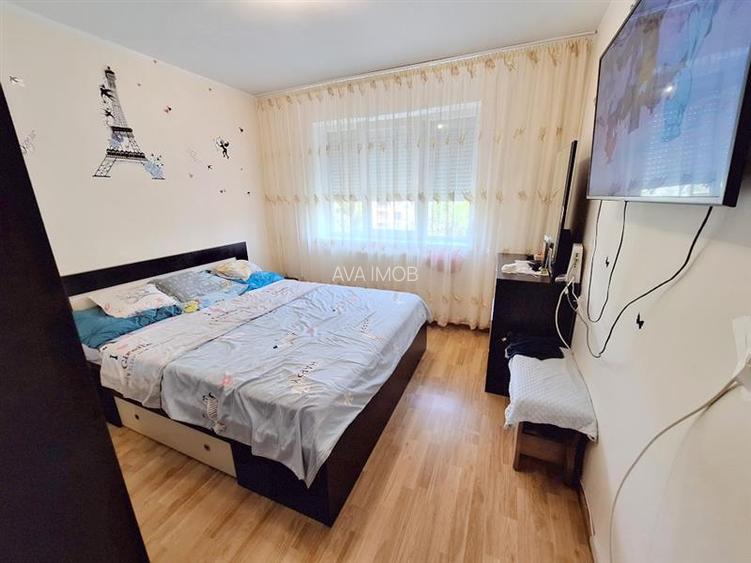 Apartament 3 camere semidecomandat  zona MIilcov - 9