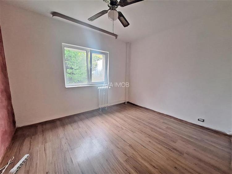 Apartament 2 camere semidecomandat, | Etaj 2, zona  Ura - 4