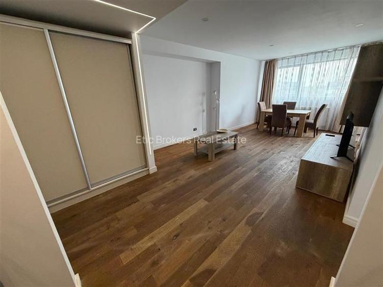 Inchiriere apartament 2 camere, Cortina Residence, parcare inclusa - 2
