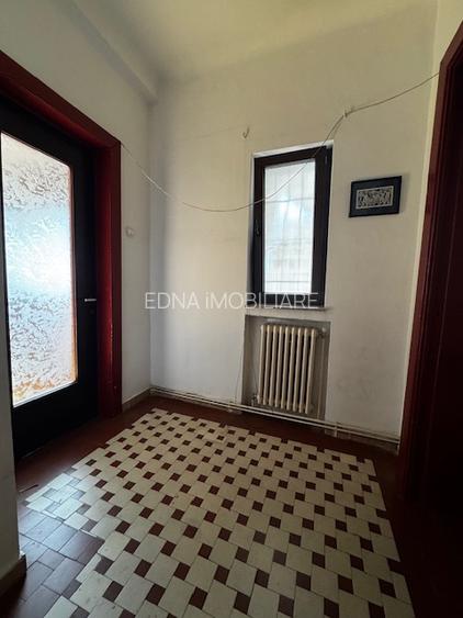 Apartament 3 camere, parter Piata Lahovari - 30