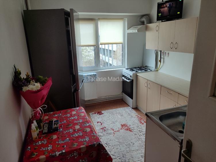 Închiriez apartament 3 camere Tomis Nord  - 5