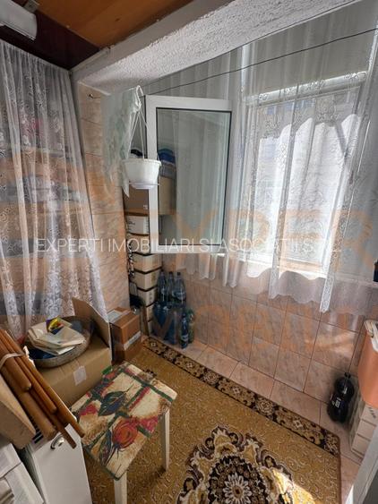 Apartament 4 camere de vanzare, in zona Poarta 6 - 9
