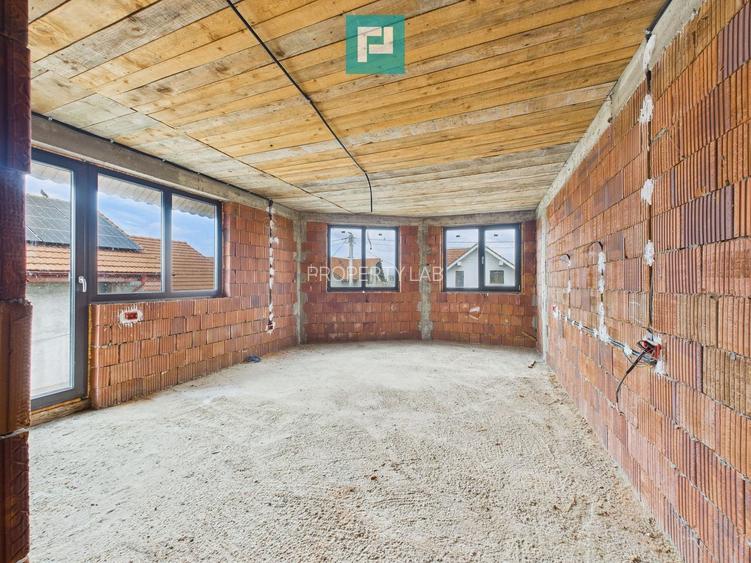 Casă la roșu P+E+M în Șagu - 11