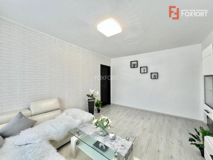 Apartament cu 3 camere, etaj 4 de vanzare, zona Spitalul Judetean - 3