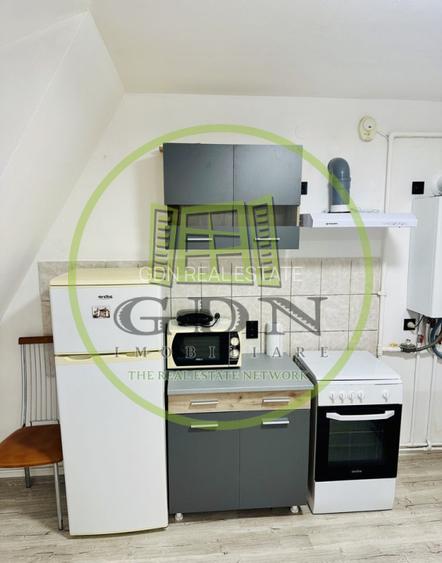 Apartament renovat la mansardă – zona Semaforului / Vasile Aaron - 5