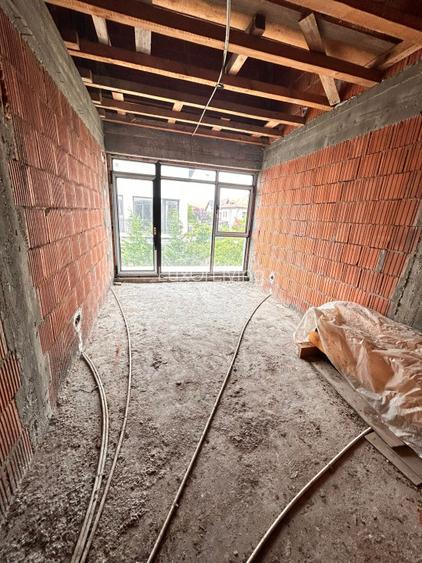 Vila spatioasa la rosu 4 camere Pipera/ pret negociabil  - 7