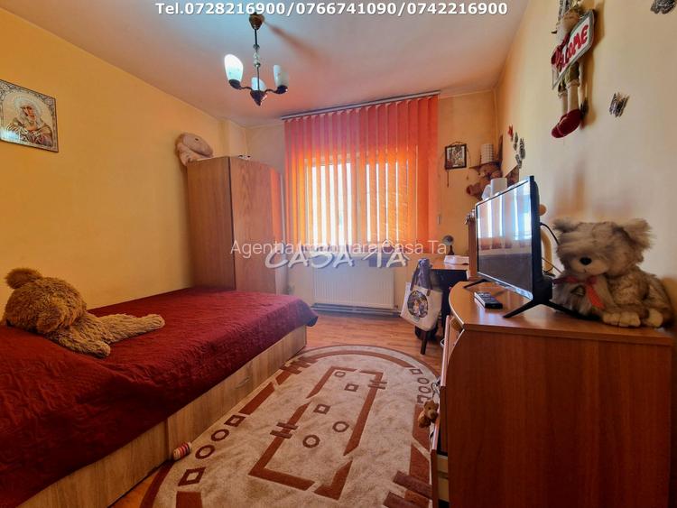 Apartament 3 camere, situat in Targu-Carbunesti, Str Petrolistilor - 6