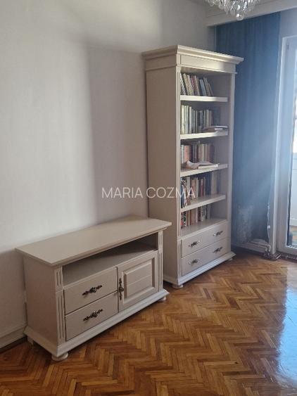 Proprietar, închiriez apartament cu 4 camere transformat în 3 în Complexul Stude - 5