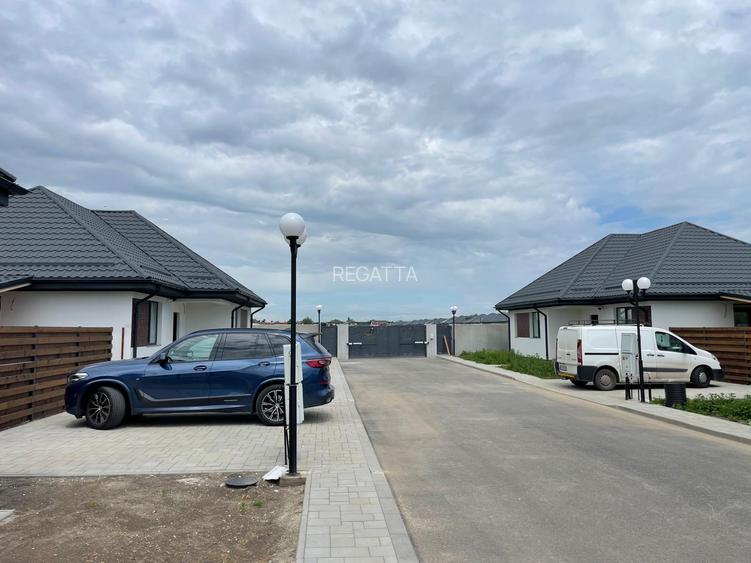 VILA PE PARTER CU MANSARDA - 500 mp TEREN in CORBEANCA - 6