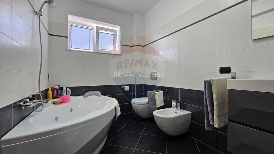 Casă / Vilă de lux cu 8 camere de vânzare in Obcini, Suceava - 25