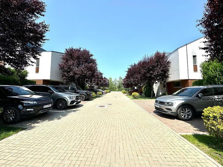 Vilă cu Piscina in Tunari - 33