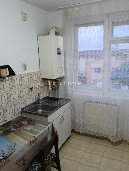 Ofer spre închiriere apartament  - 6