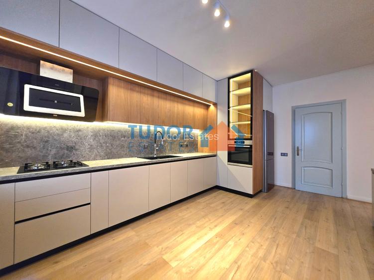 Beautiful Fully Renovated 5 Bedroom Villa  in Iancu Nicolae - 8