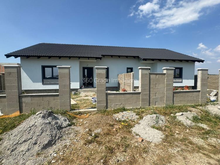 Duplex pe parter cu 3 camere 112.000 - 2