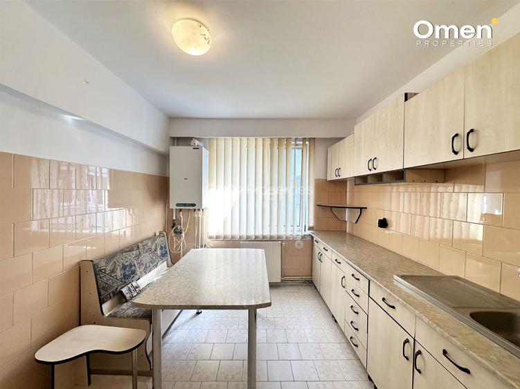 Apartament 4 camere cu garaj ,  b-dul Unirii 118 900 euro - 2